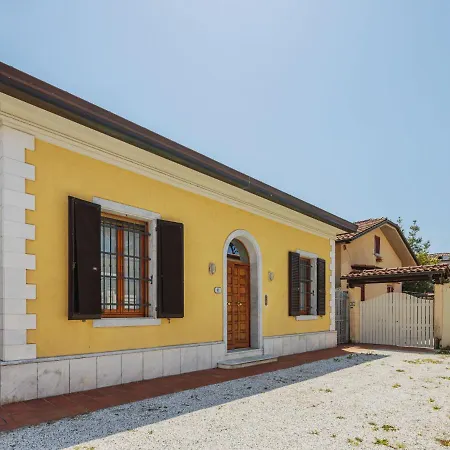 Holiday home Carlotta By Interhome Forte dei Marmi